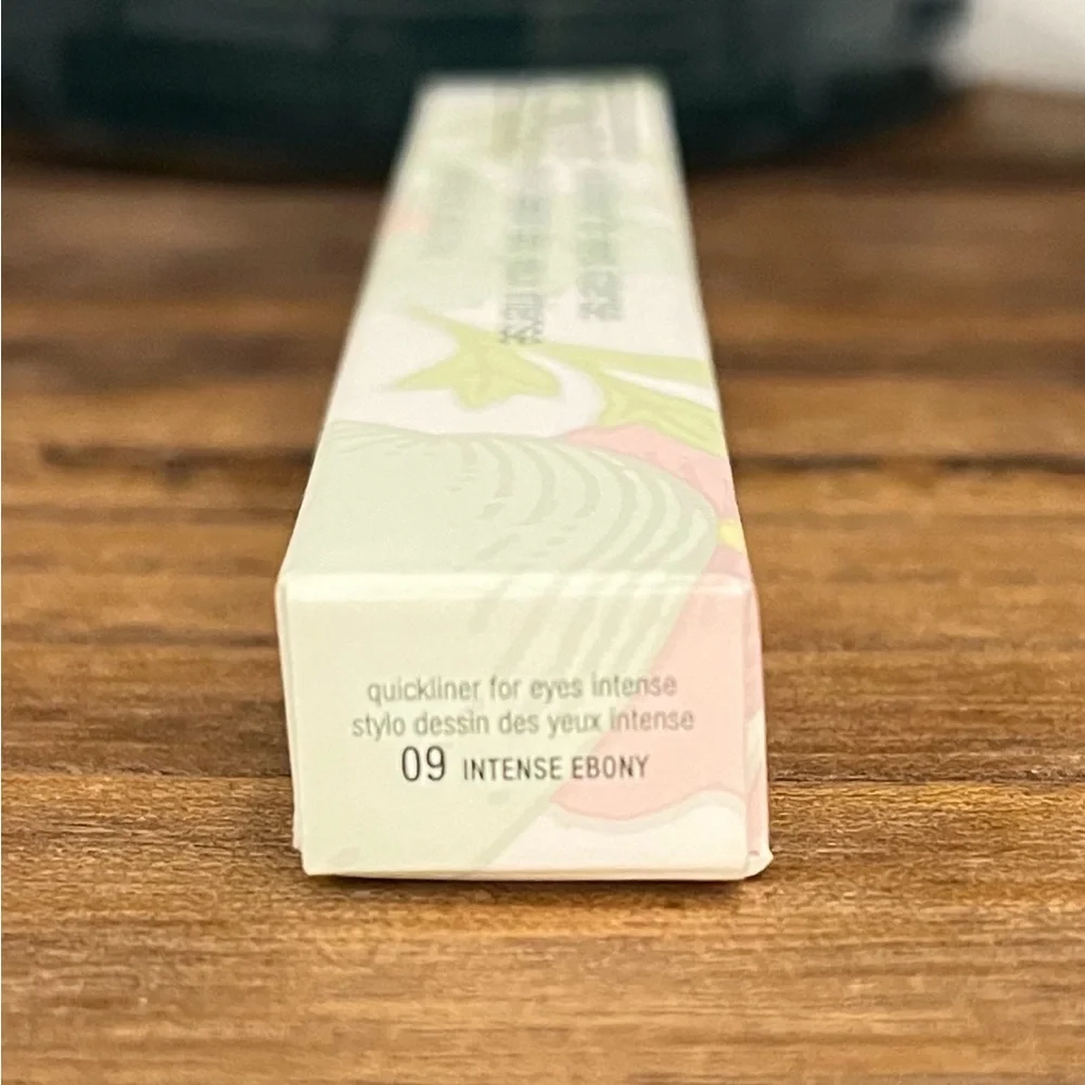 NIB Clinique quick liner for eyes “Intense Ebony”